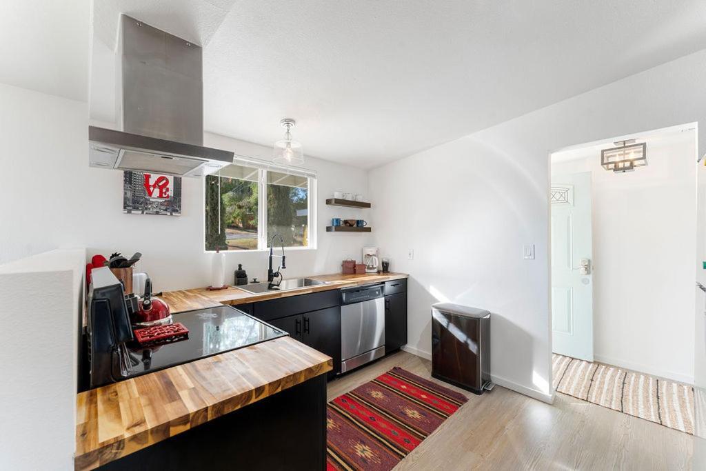 Cozy Stylish Home In The Heart Of Jt Village Joshua Tree Exterior foto